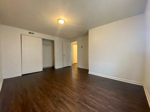 Building Photo - 2 Bedroom 1 Bath Near Firestone Available NOW!