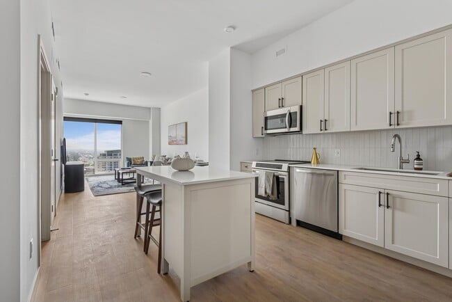 Building Photo - Seraph