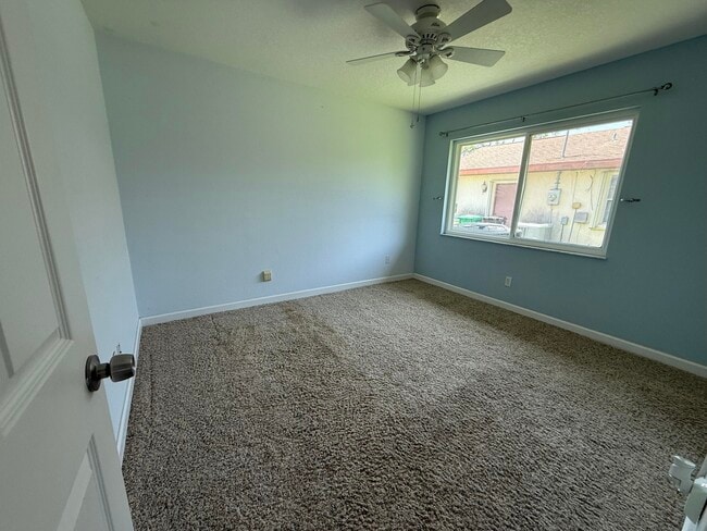 Building Photo - 1143 SE Sabina Ln