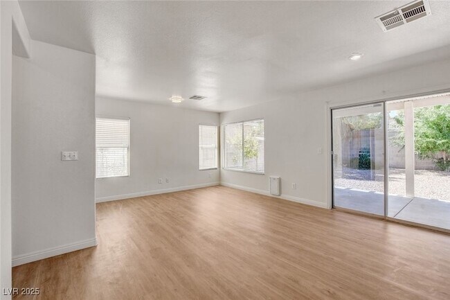 Building Photo - 1441 Iron Springs Dr