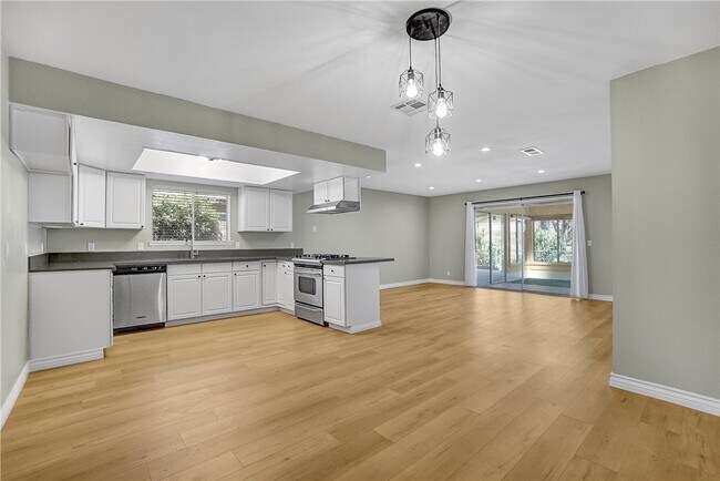Building Photo - 44506 Sancroft Ave