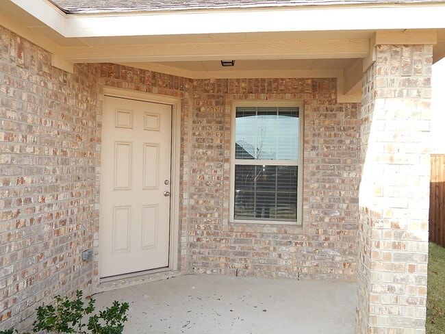 Building Photo - Beautiful 4 Bedroom Available in The Verandah