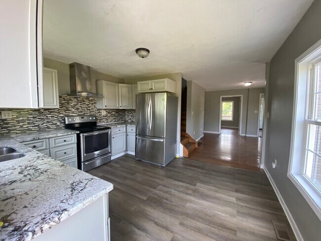 Building Photo - Gorgeous 3/4 bedroom 3 bath house for rent!