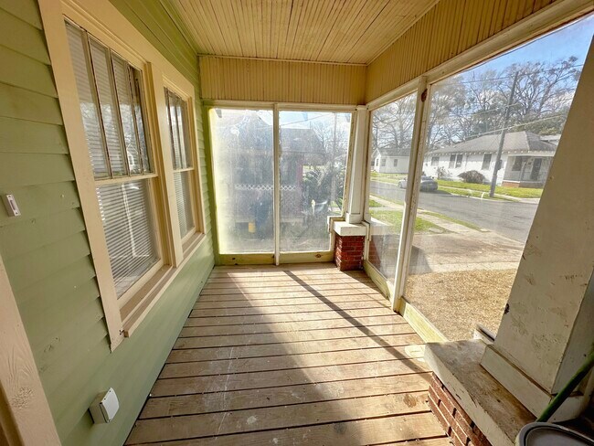 Building Photo - 1704 South St