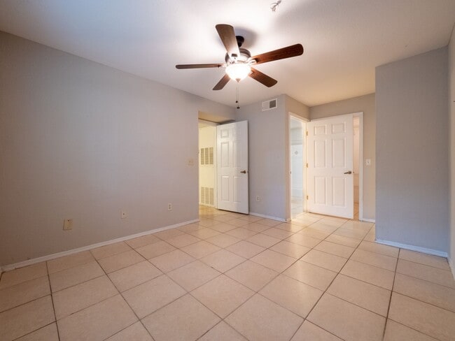 Building Photo - Bona Vista - 831 CW 104