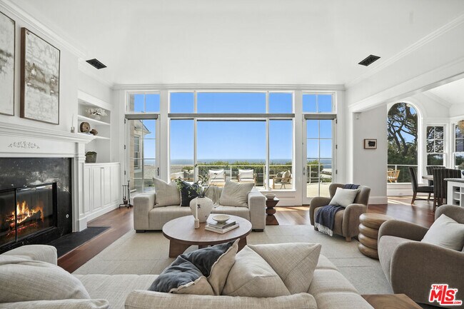 Building Photo - 7335 Birdview Ave