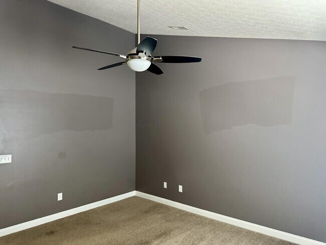 Building Photo - 5895 Canyon Creek Dr