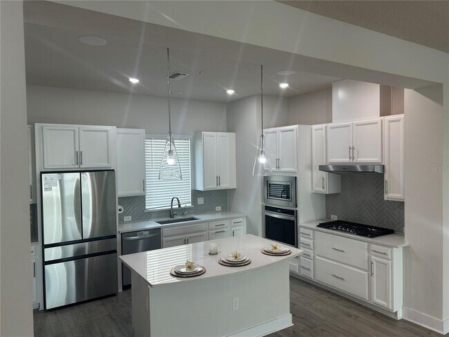 Building Photo - 2511 N Grady Ave