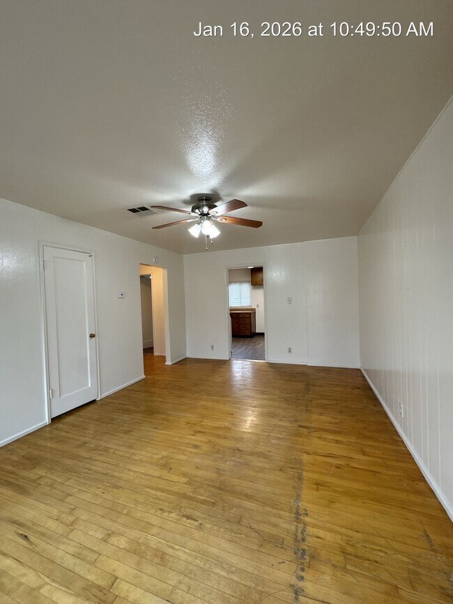 Building Photo - 2669