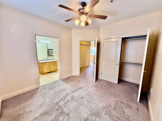 Building Photo - La Venita Condo #B3