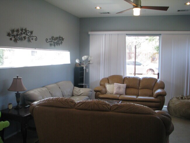 Building Photo - UT PRE-LEASE: 2009 Constructed 6 Bedroom / 3 Bath Home with Hot Tub - Open floor plan / Great Kit...