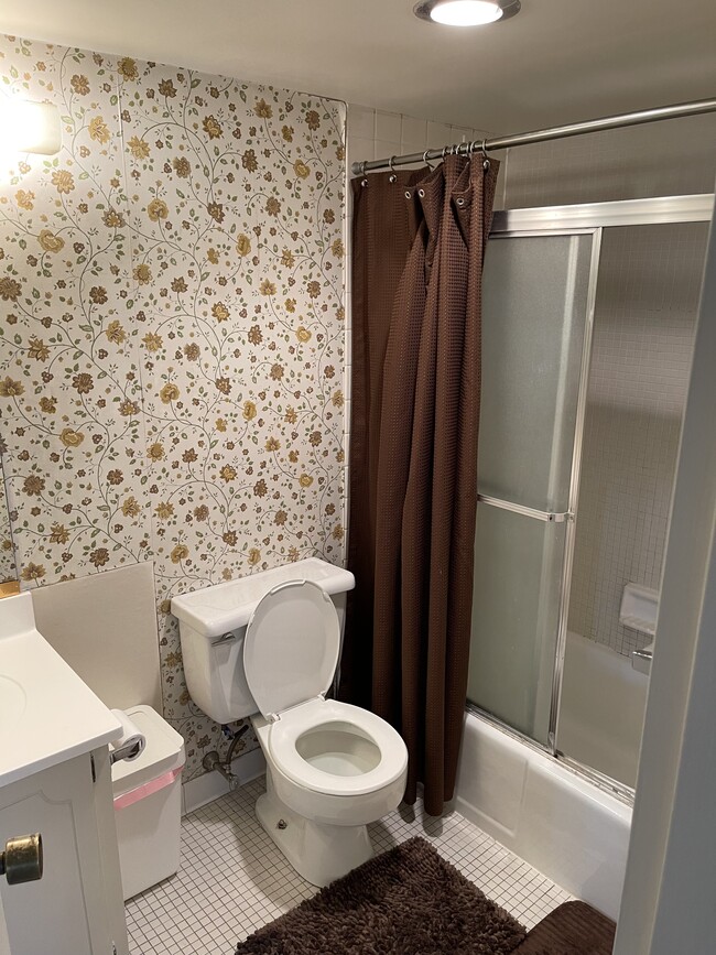 Building Photo - 1 E University Pky