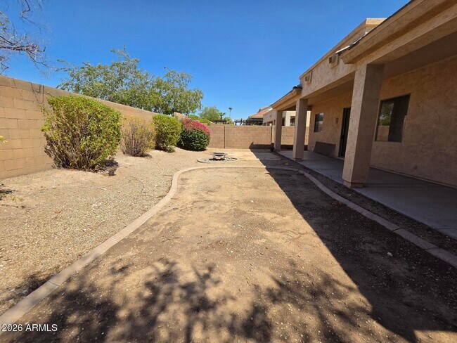Building Photo - 13426 W Jacobson Dr