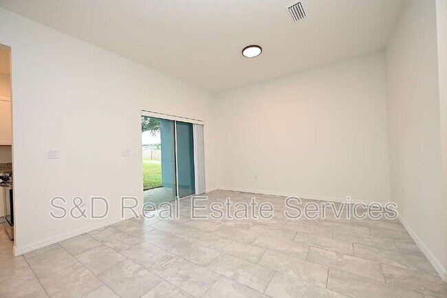 Building Photo - 1013 N Brunnell Pkwy