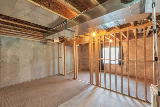 Building Photo - Stunning Saratoga Springs Townhome