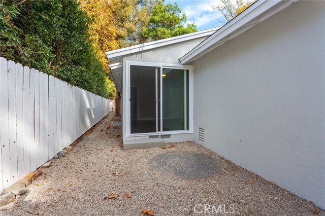 Building Photo - 16231 Moorpark St