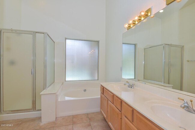 Building Photo - 7472 W Potter Dr