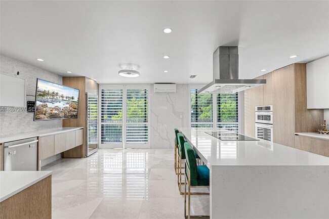 Building Photo - 6124 Paradise Point Dr