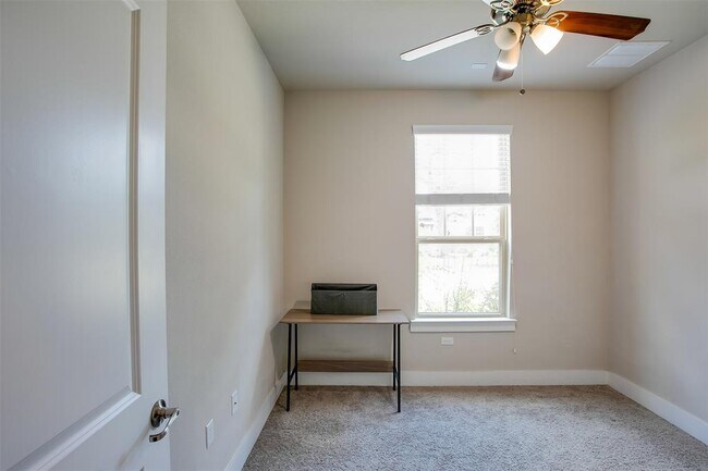 Building Photo - 9711 McKnight Lp