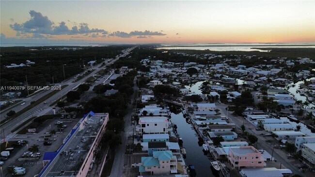 Building Photo - 1516 Aqueduct Ln