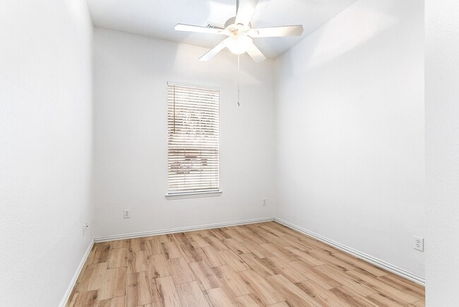 Building Photo - 28259 Daystrom Ln