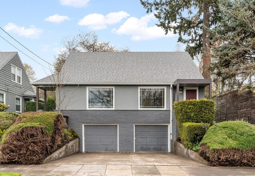 Building Photo - 1439-1439 NE Mason St