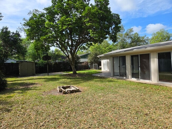 Building Photo - 4/2 (Madison Park) Nice home in quiet neighborhood
