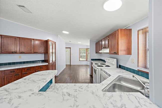 Building Photo - 16504 Brittany Way