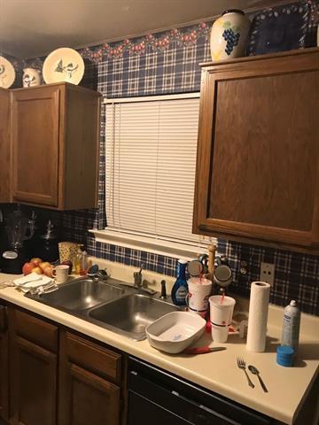 Building Photo - 720 Hillcrest Ct