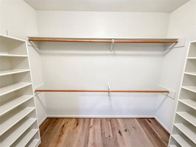 Building Photo - 150 Rushwing Pl