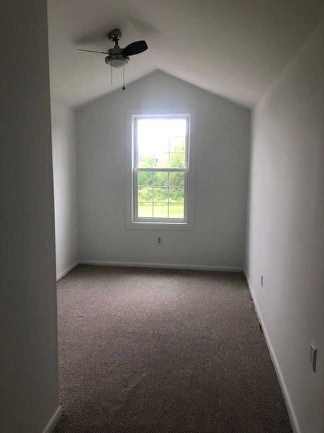 Building Photo - Perkasie 3 Bd / 2 Bath Twin