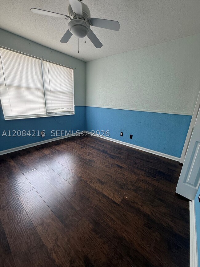 Building Photo - 6714 NW 39th Ln