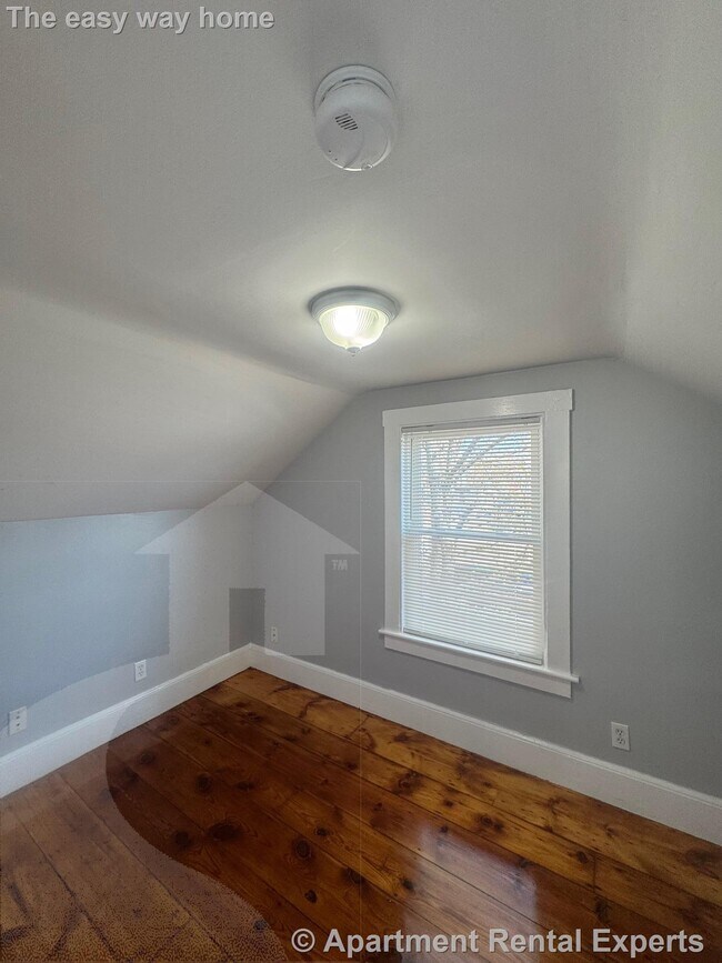 Building Photo - 516 R Somerville Ave