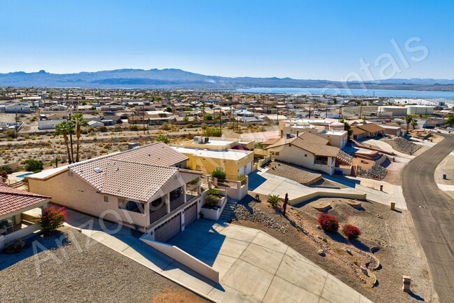 Building Photo - 2450 Angler Dr