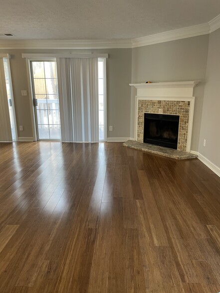 living room - 182 Willow Stream Ct