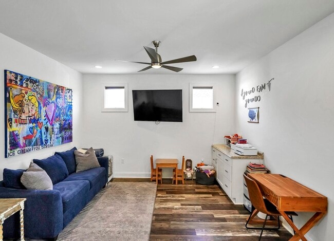 Building Photo - 175 Christian Dr