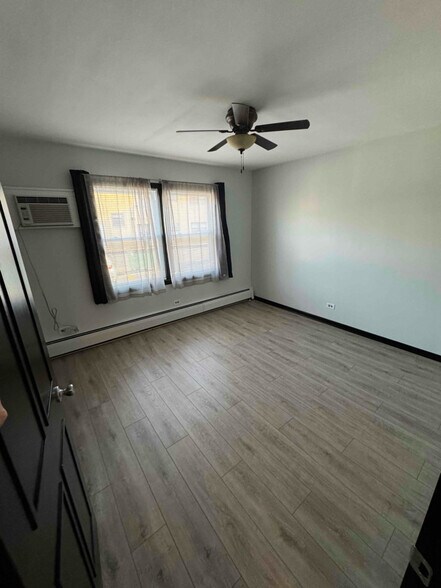 Building Photo - 5916 N Odell Ave