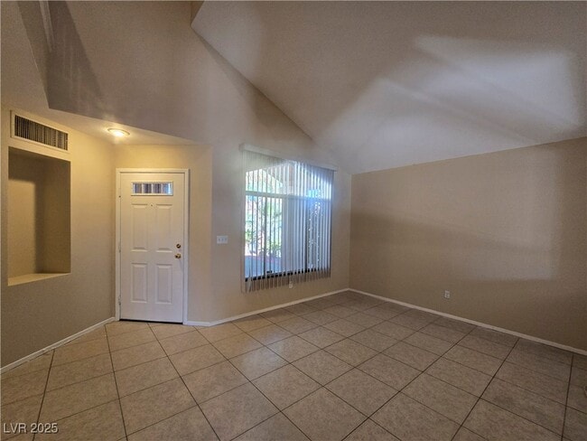 Building Photo - 8120 Sandy Creek Dr