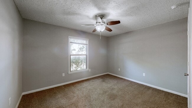 Building Photo - 8614 Burleson Ln