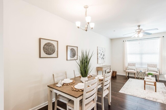 Building Photo - 342 Manor Row