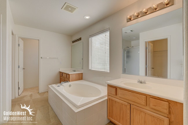 Building Photo - Charming 4Bdm 3Ba Home with Modern Features located in SW Las Vegas