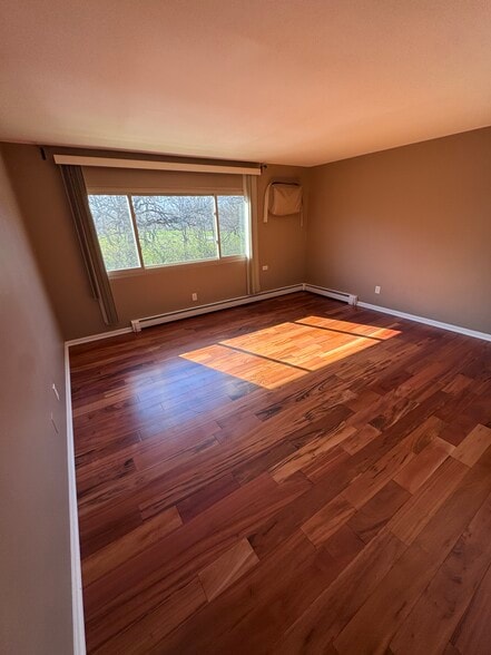 Building Photo - 125 Twin Oaks Dr