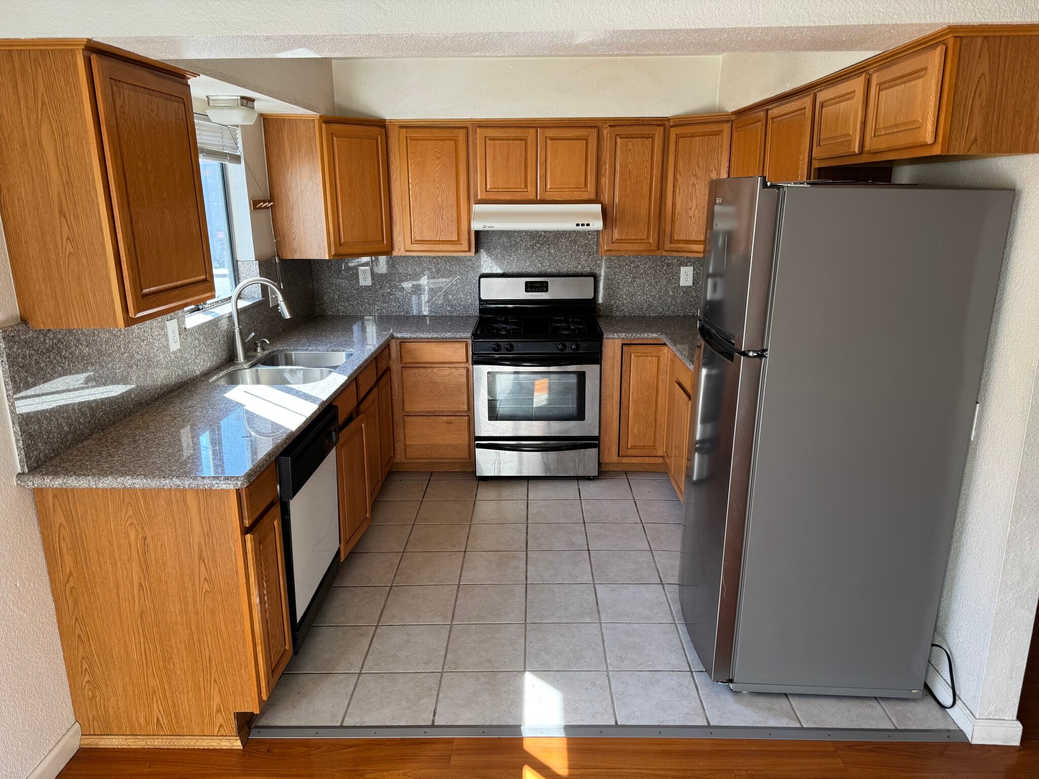 Kitchen - 106 N Chapel Ave