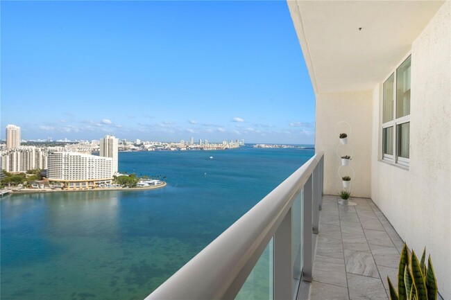 Primary Photo - 1155 Brickell Bay Dr