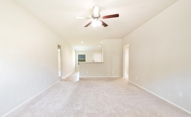 Building Photo - 44 Dunnaway Dr