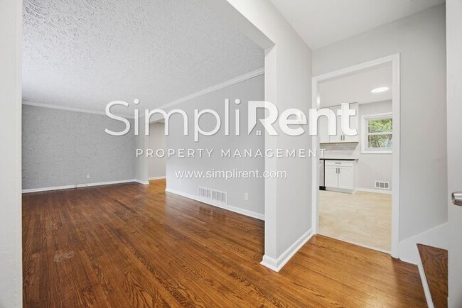 Building Photo - Beautifully Updated 4 Bedroom Home in Decatur! -1st month's Rent FREE with a 13-month lease!