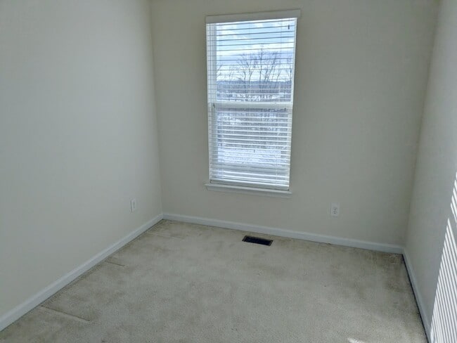 Building Photo - Brambleton Elegance: A Spacious Townhome Oasis