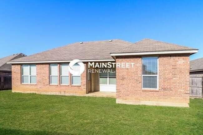 Building Photo - 3 Bedroom Pet-Friendly Home in Crowley, TX with Main Street Renewal