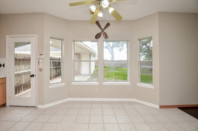 Building Photo - 2515 Lansing Cir