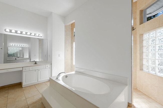 Building Photo - 13577 52nd Ct N